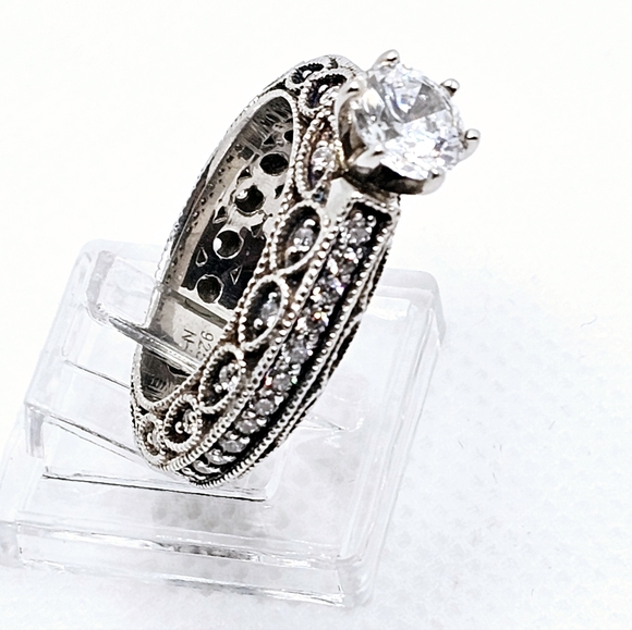 Stunning Designer Zircon Ring Sz 6 ! - Picture 9 of 14